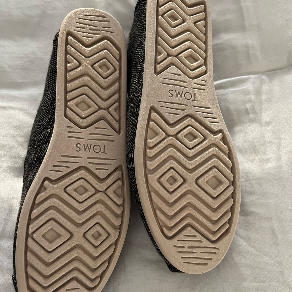 TOMS Black Metallic Herringbone shoes - Picture 2 of 4